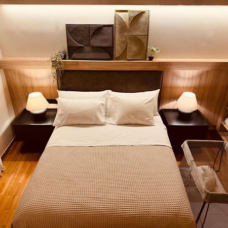 2 Bedroom Apt - Live Like A Local In Kolonaki เอเธนส์ ภายนอก รูปภาพ