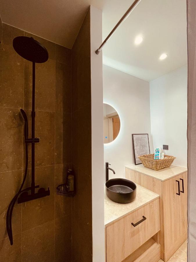 2 Bedroom Apt - Live Like A Local In Kolonaki เอเธนส์ ภายนอก รูปภาพ