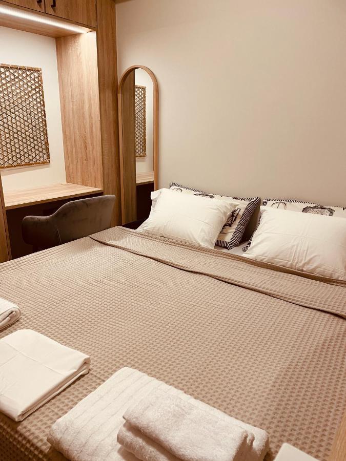 2 Bedroom Apt - Live Like A Local In Kolonaki เอเธนส์ ภายนอก รูปภาพ