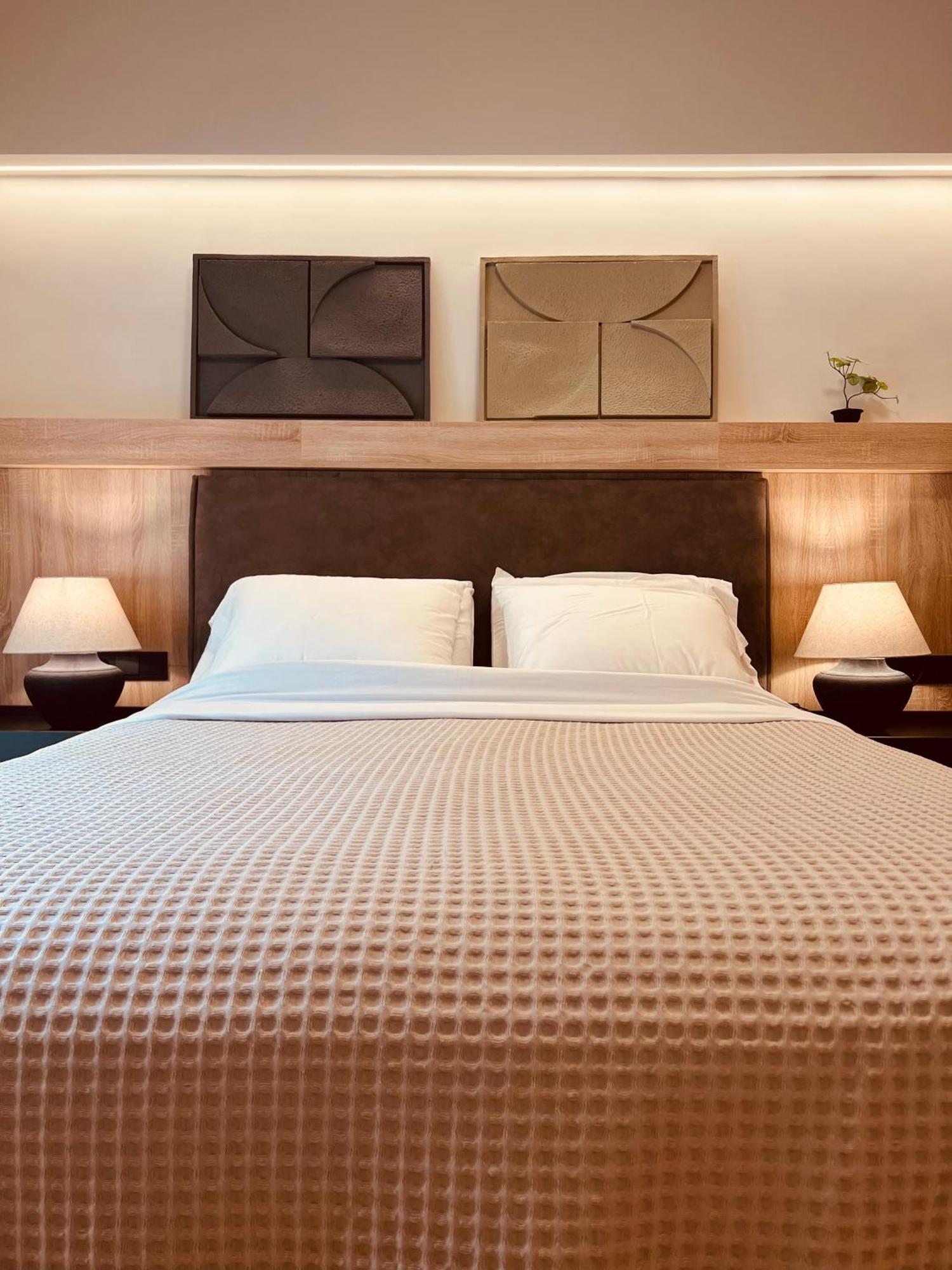 2 Bedroom Apt - Live Like A Local In Kolonaki เอเธนส์ ภายนอก รูปภาพ