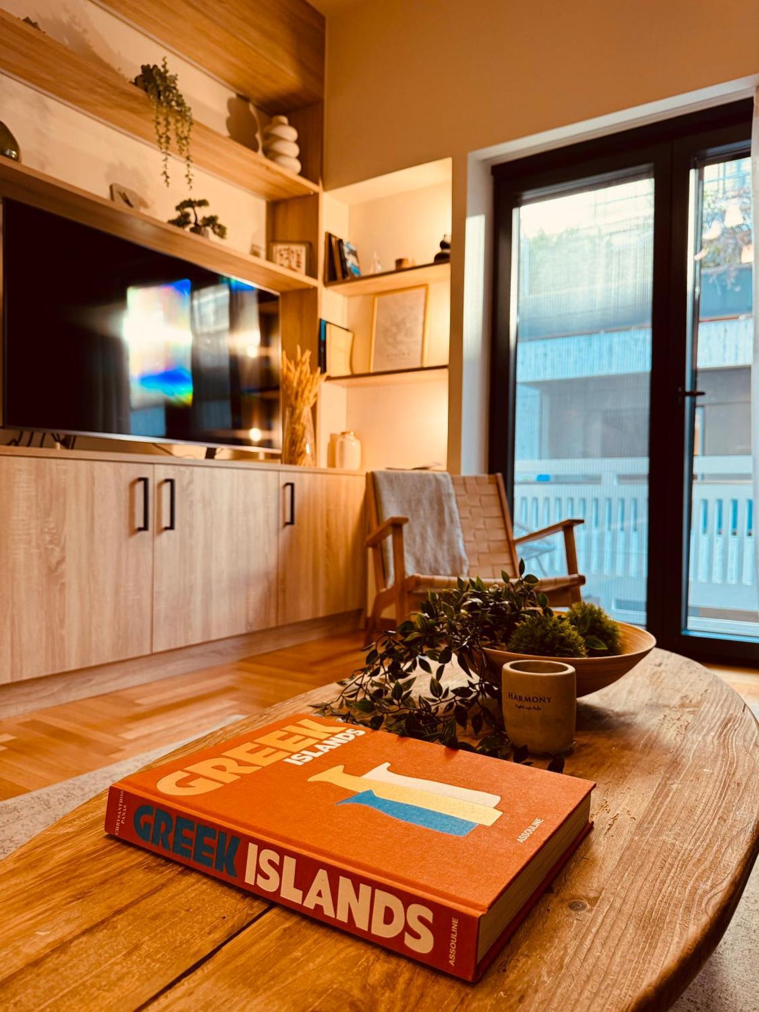 2 Bedroom Apt - Live Like A Local In Kolonaki เอเธนส์ ภายนอก รูปภาพ
