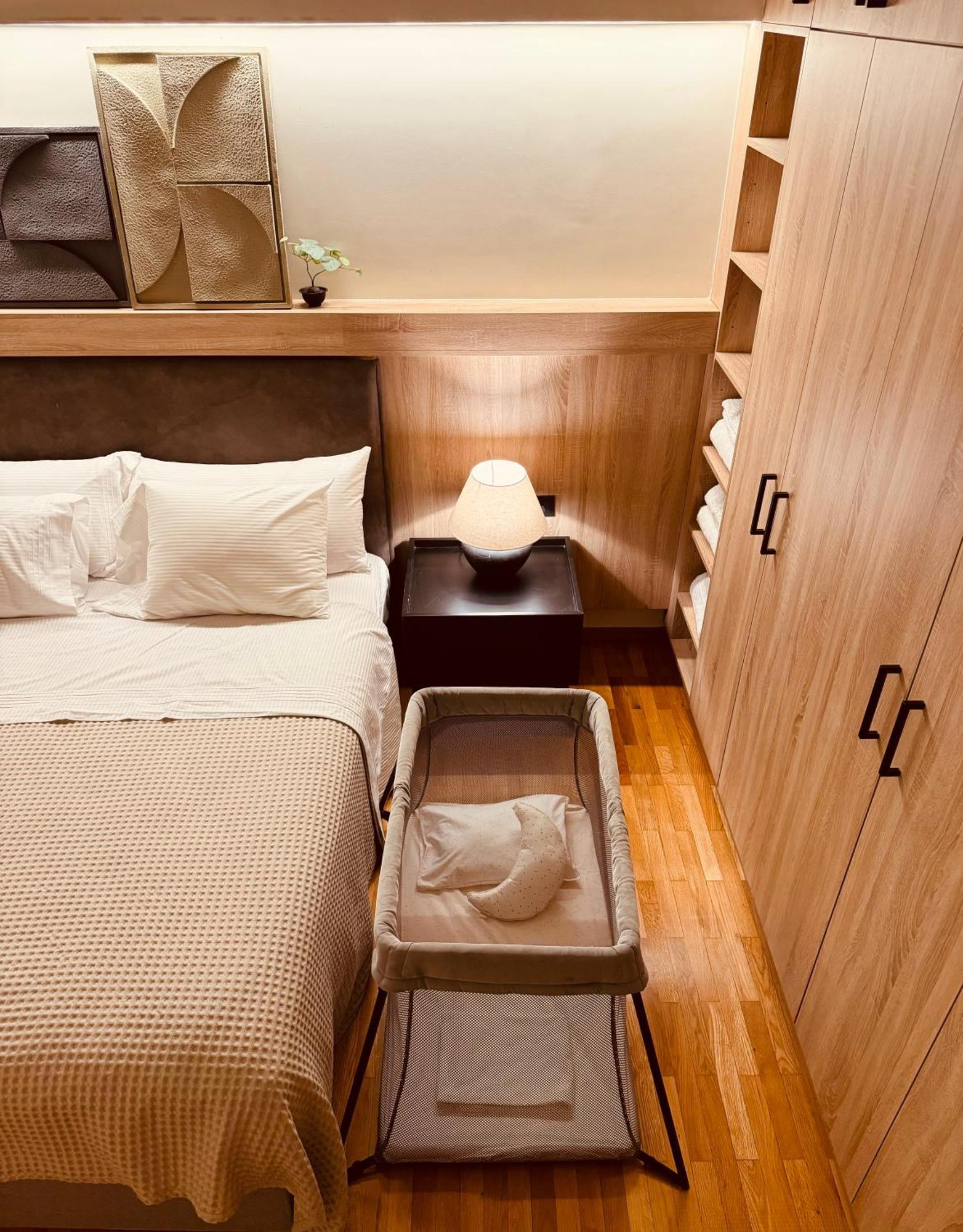 2 Bedroom Apt - Live Like A Local In Kolonaki เอเธนส์ ภายนอก รูปภาพ