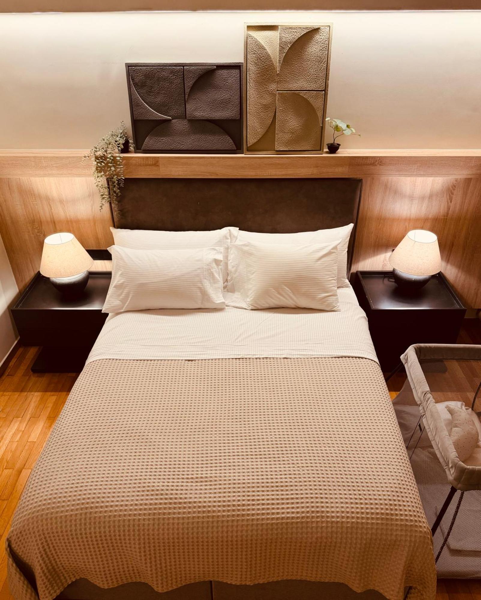 2 Bedroom Apt - Live Like A Local In Kolonaki เอเธนส์ ภายนอก รูปภาพ